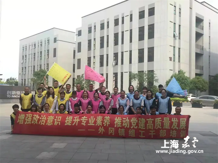 c933e2e7dd2744588a6412e09d532f10.png